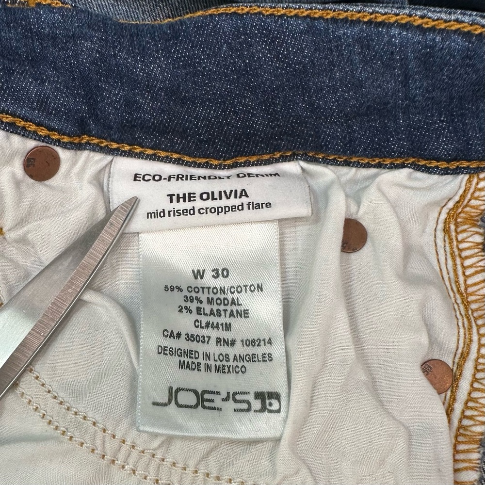 Joe’s Jeans The Olivia Mid Rised Cropped Flare - Picture 10 of 16